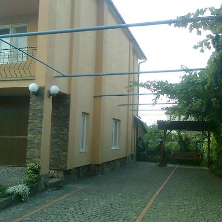 Domashnya Saduba Hotel Munkács Kültér fotó